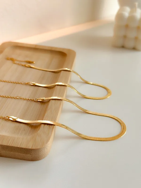 Colar fita 
