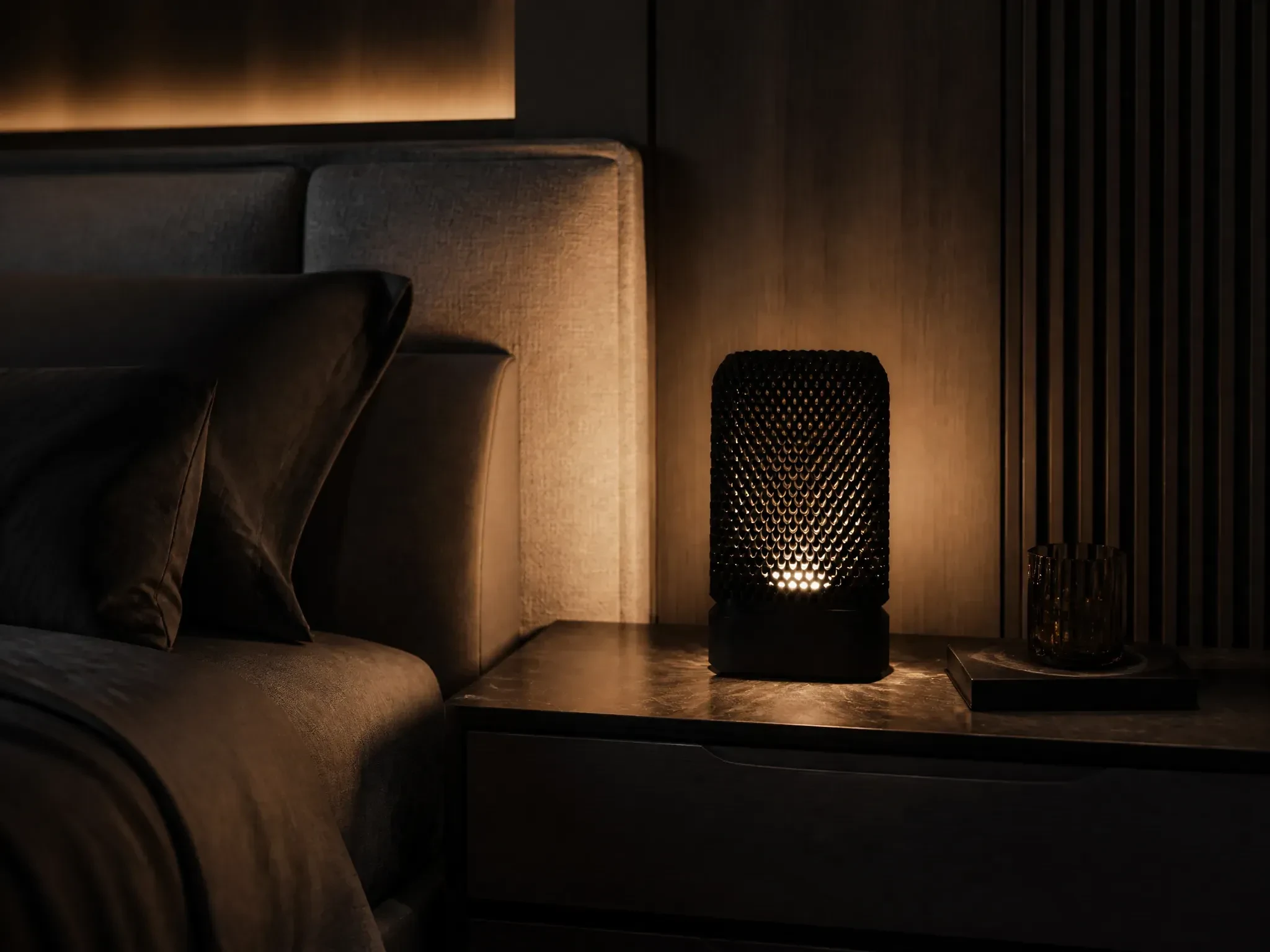 Luminária de Mesa Eletto Nero – Design Texturizado com Iluminação Cênica em LED - 5